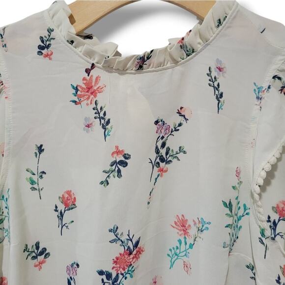 Cresent & Willough Floral Cap Sleeve Tie Neck Blouse Size Small - Picture 3 of 9
